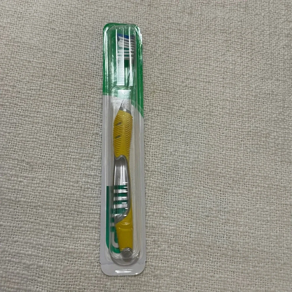 GUM Manual Toothbrush Yellow Silver Ergonomic Handle Sunstar HSC999901172Z New